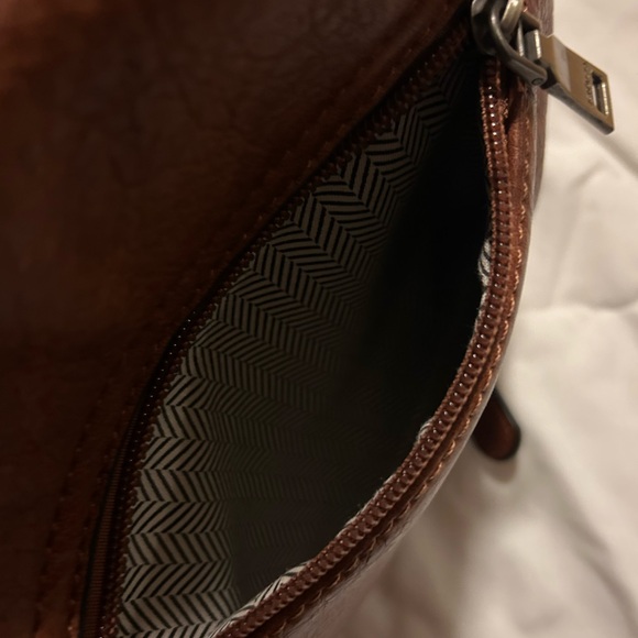 Jen & Co Penelope Crossbody - Picture 2 of 6